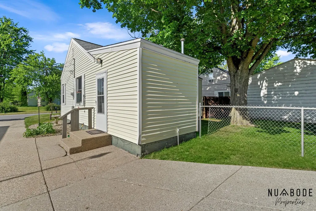 114 Nancy Street SE Kentwood City MI 49548