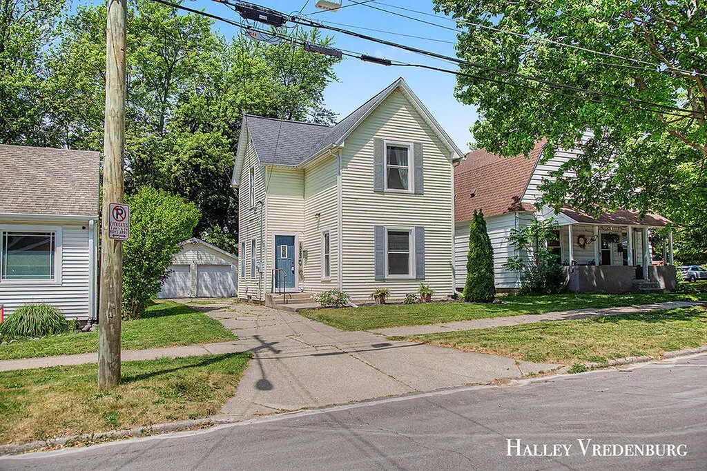 1323 Ashland Avenue NE Grand Rapids City MI 49505