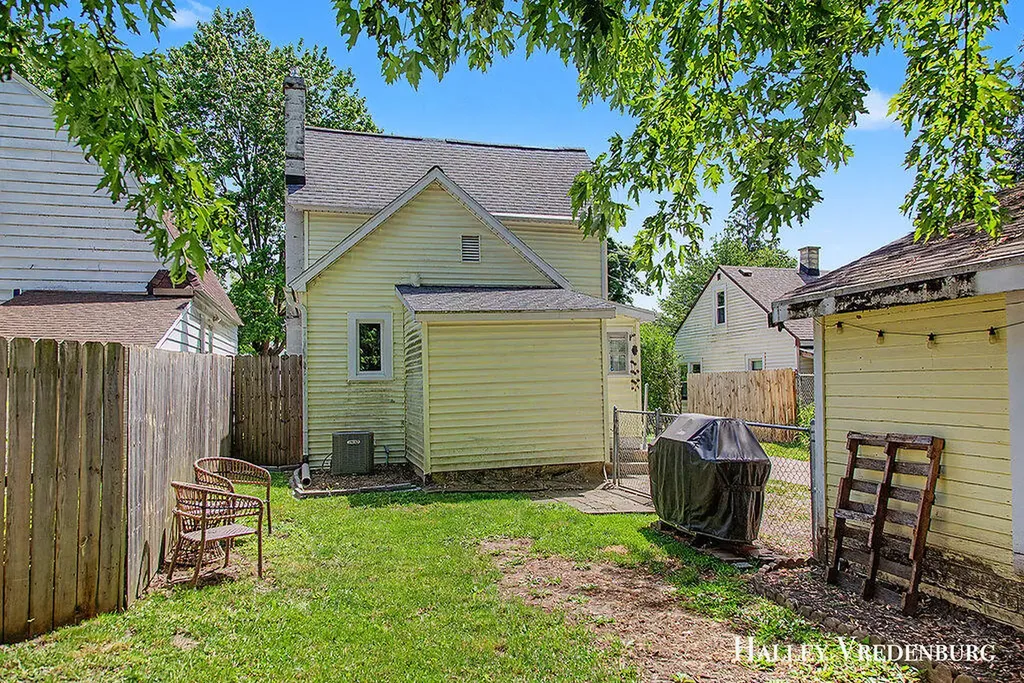1323 Ashland Avenue NE Grand Rapids City MI 49505