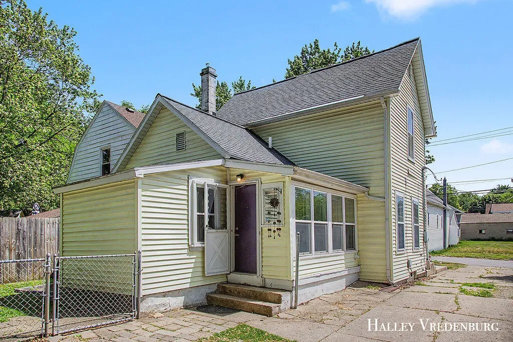 1323 Ashland Avenue NE Grand Rapids City MI 49505