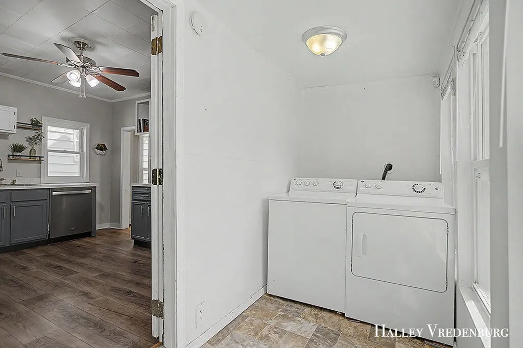 1323 Ashland Avenue NE Grand Rapids City MI 49505