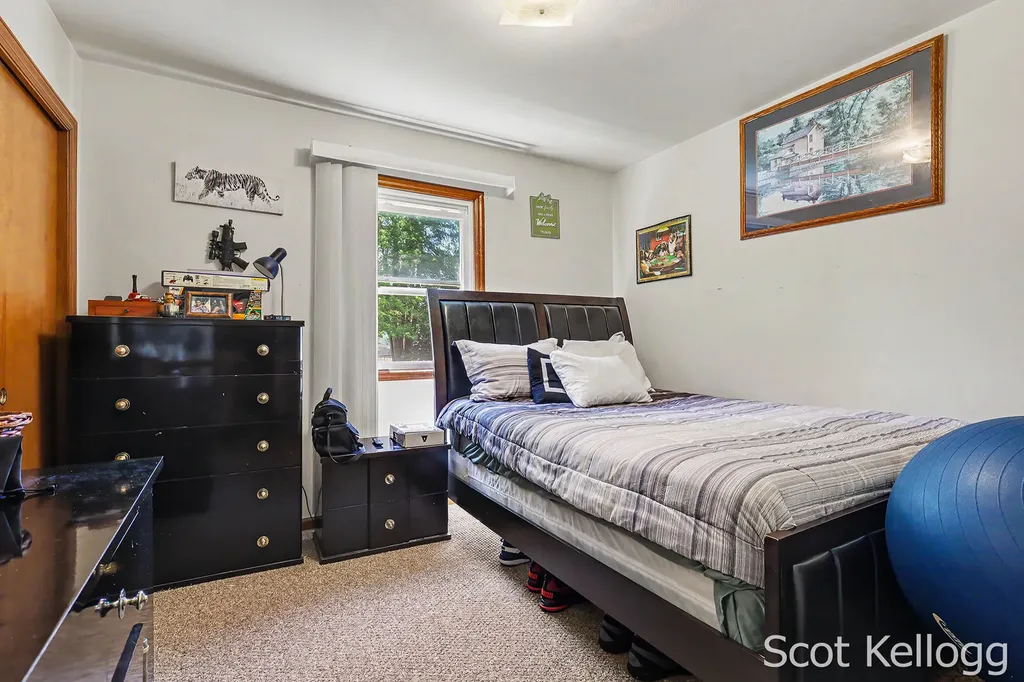 5959-5961 Crestmoor Drive SE Kentwood City MI 49508