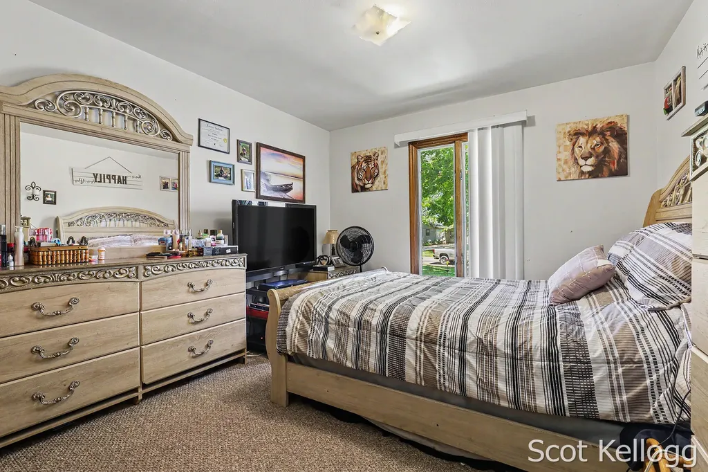 5959-5961 Crestmoor Drive SE Kentwood City MI 49508