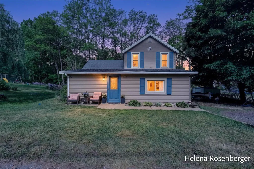 323 N Mills Street Greenville City MI 48838