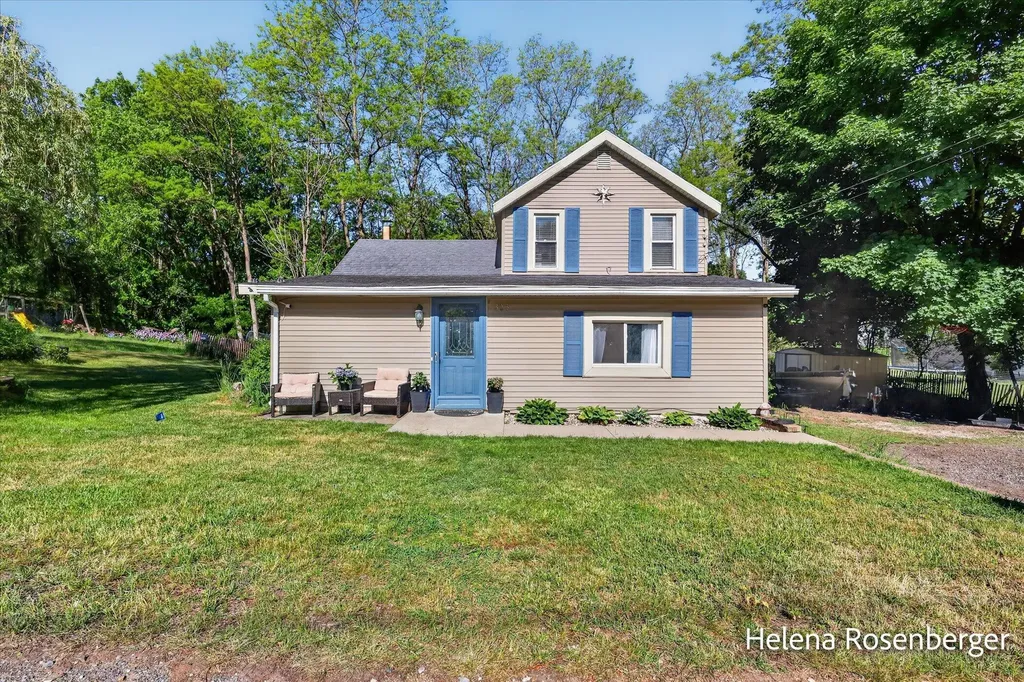 323 N Mills Street Greenville City MI 48838
