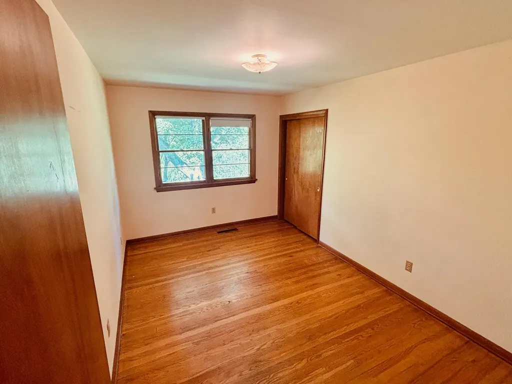 1909 Perkins Avenue NE Grand Rapids City MI 49505