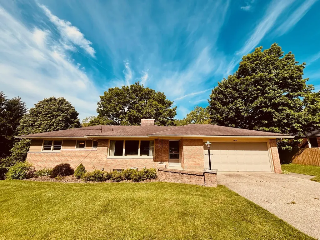 1909 Perkins Avenue NE Grand Rapids City MI 49505
