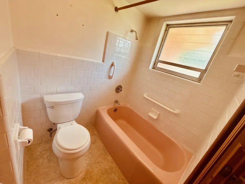 1909 Perkins Avenue NE Grand Rapids City MI 49505