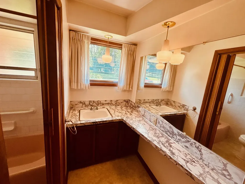 1909 Perkins Avenue NE Grand Rapids City MI 49505
