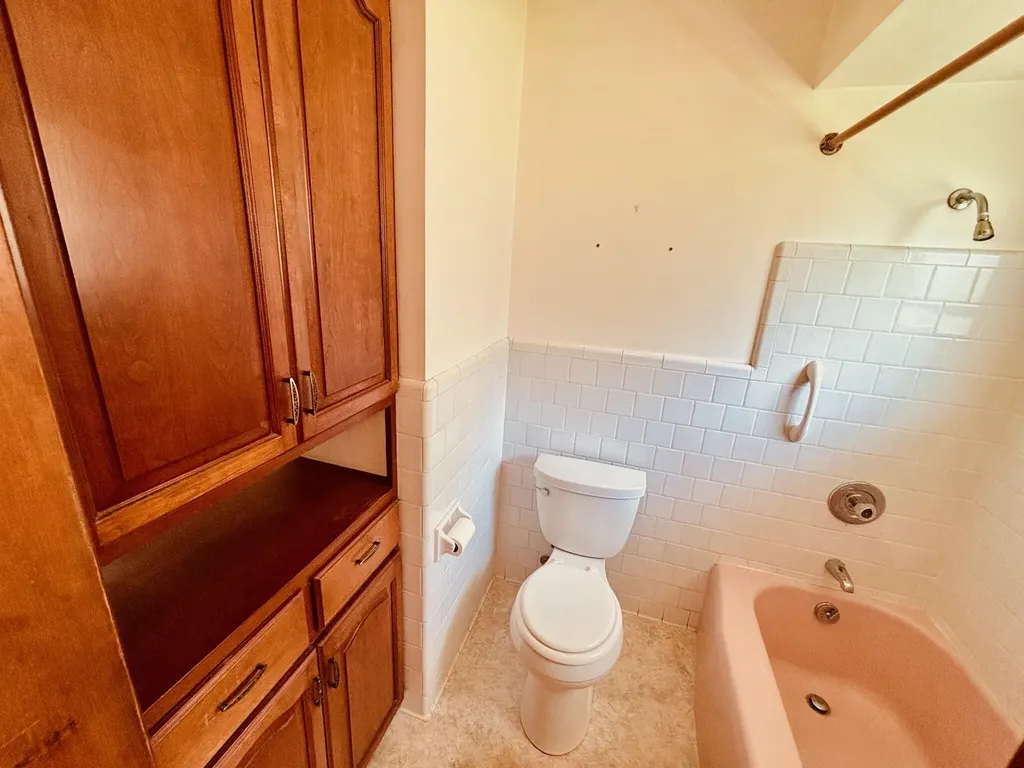 1909 Perkins Avenue NE Grand Rapids City MI 49505