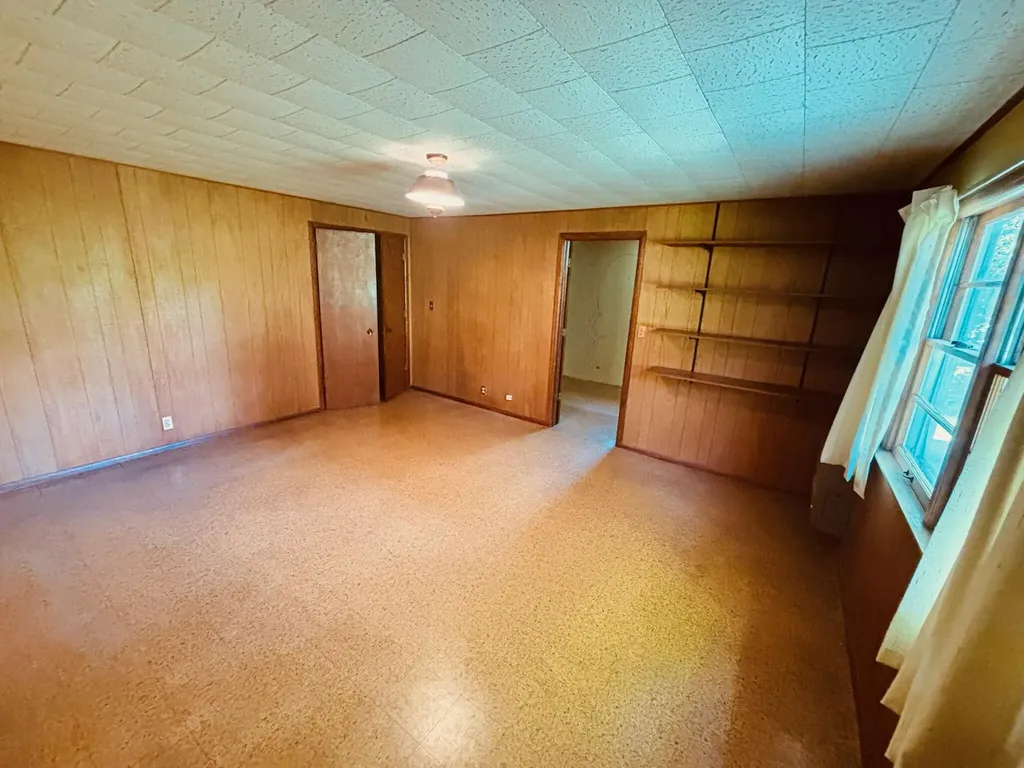 1909 Perkins Avenue NE Grand Rapids City MI 49505