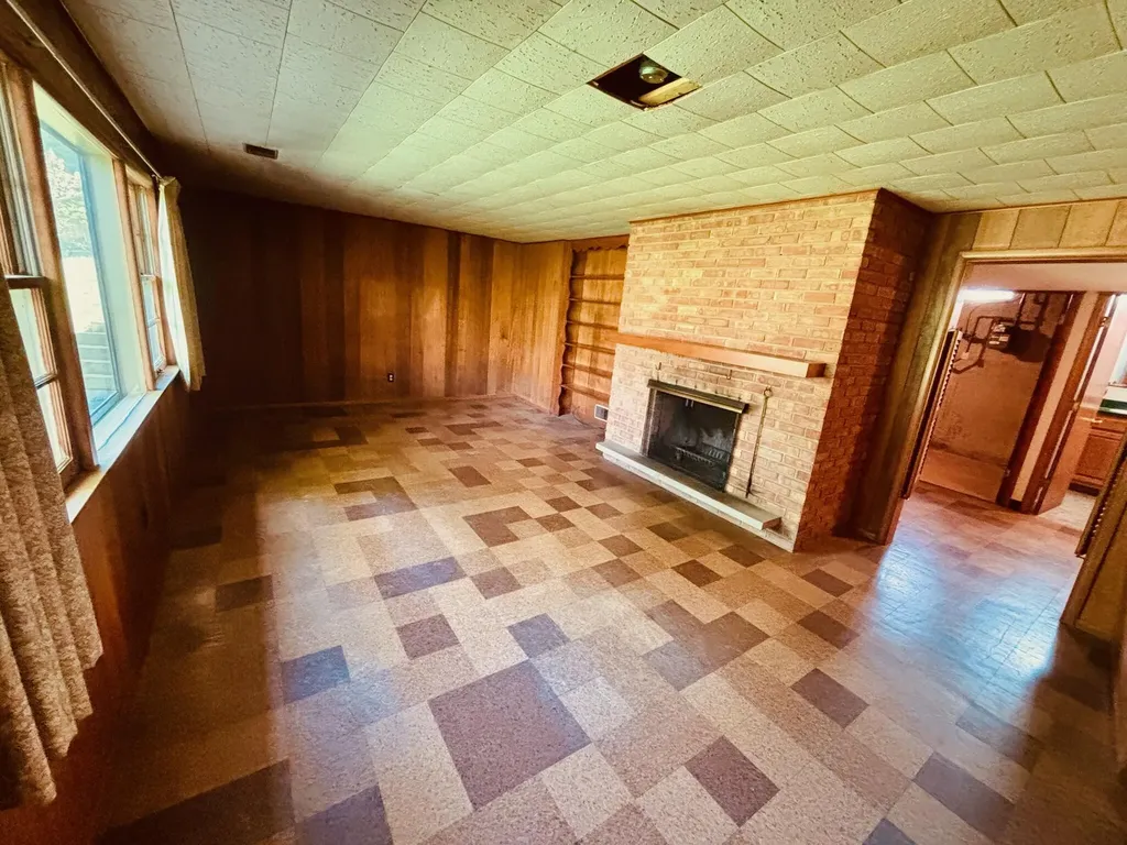 1909 Perkins Avenue NE Grand Rapids City MI 49505