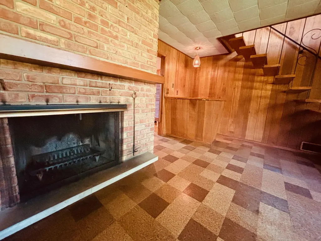 1909 Perkins Avenue NE Grand Rapids City MI 49505
