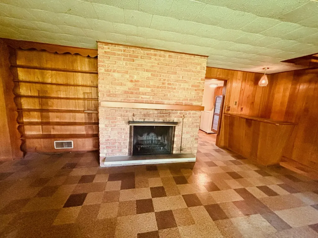 1909 Perkins Avenue NE Grand Rapids City MI 49505