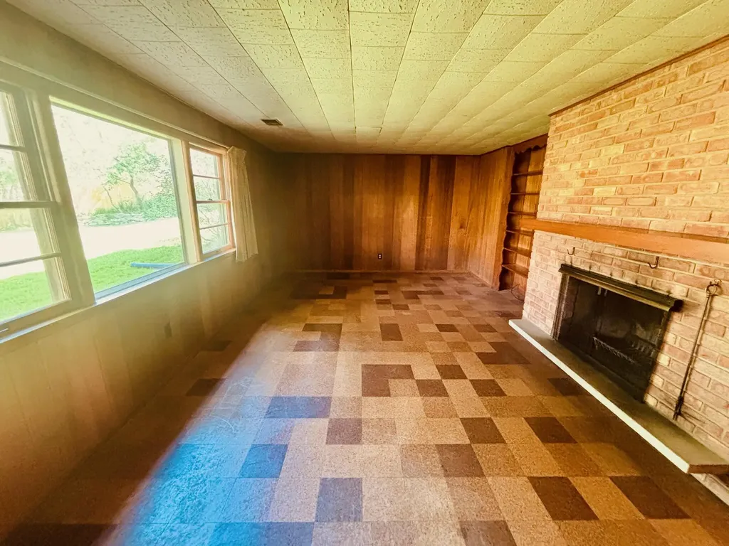 1909 Perkins Avenue NE Grand Rapids City MI 49505