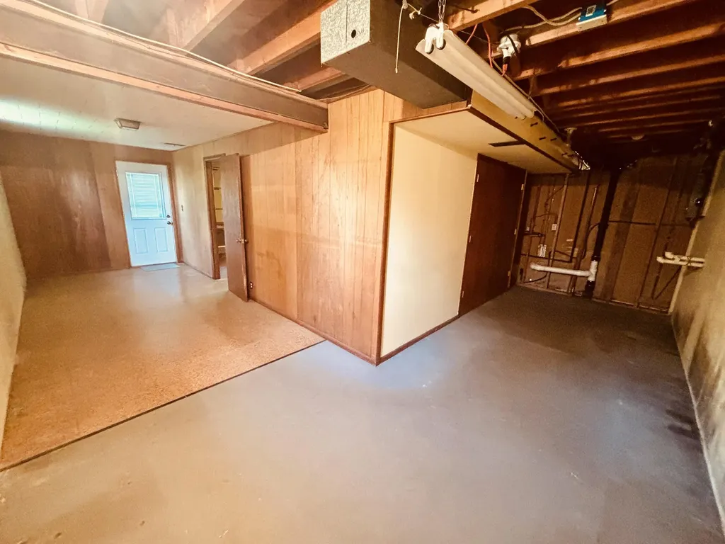 1909 Perkins Avenue NE Grand Rapids City MI 49505