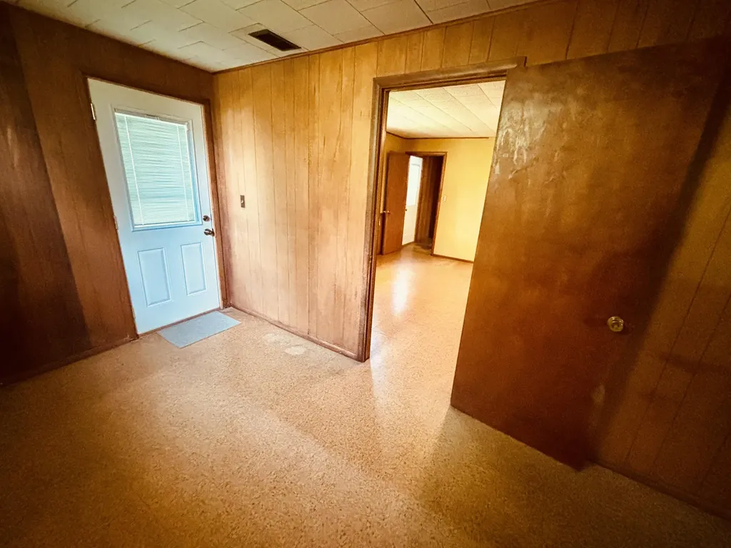 1909 Perkins Avenue NE Grand Rapids City MI 49505