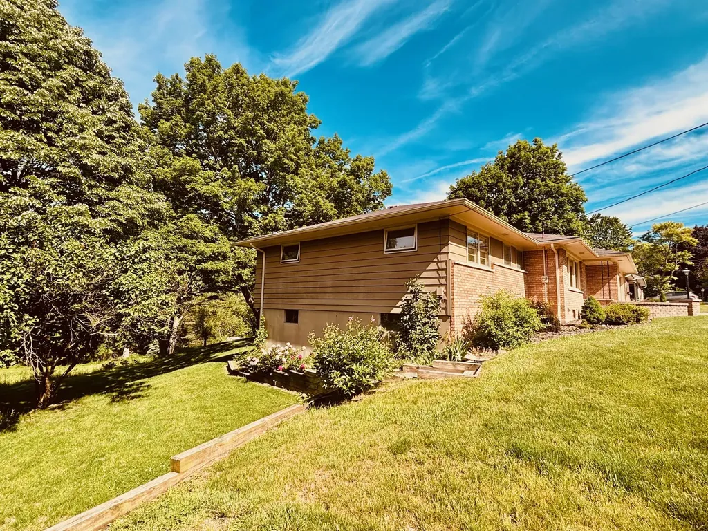 1909 Perkins Avenue NE Grand Rapids City MI 49505