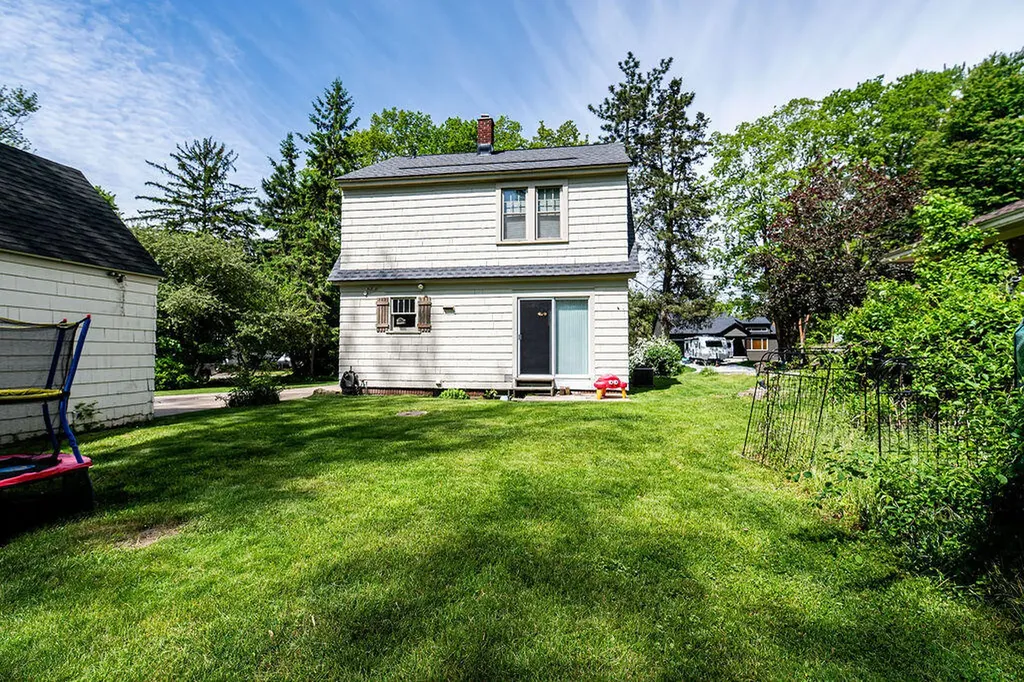428 Charlotte Avenue NW Grand Rapids City MI 49504