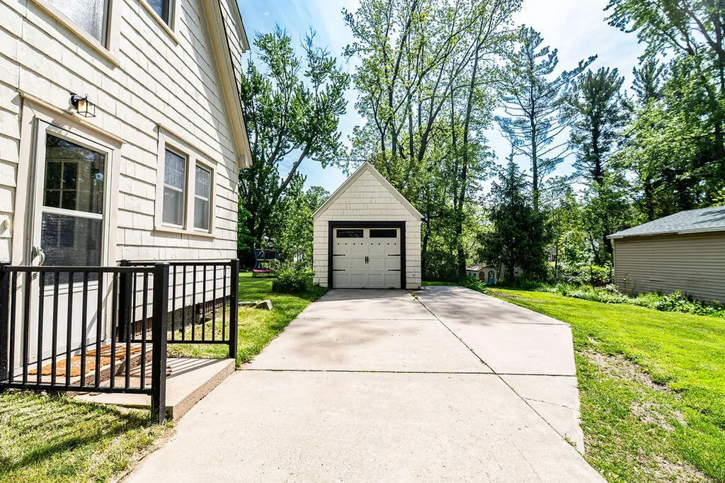 428 Charlotte Avenue NW Grand Rapids City MI 49504