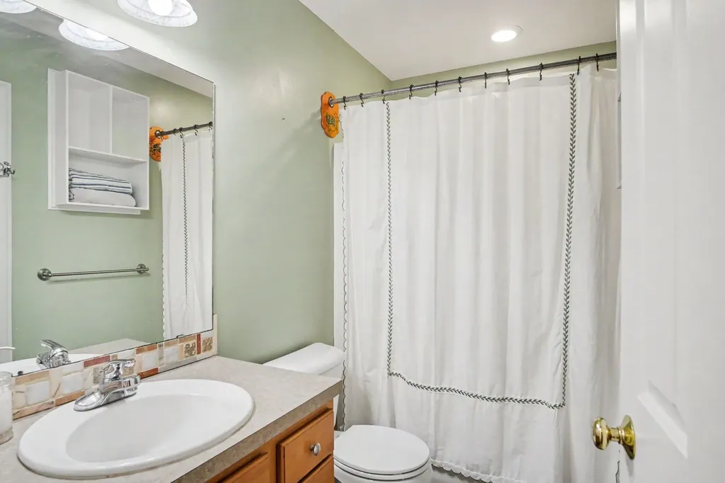 6878 Lake Bluff Drive NE Plainfield Charter Township MI 49321