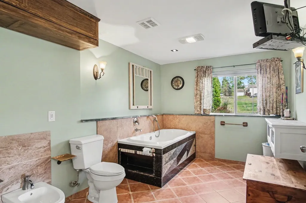 6878 Lake Bluff Drive NE Plainfield Charter Township MI 49321