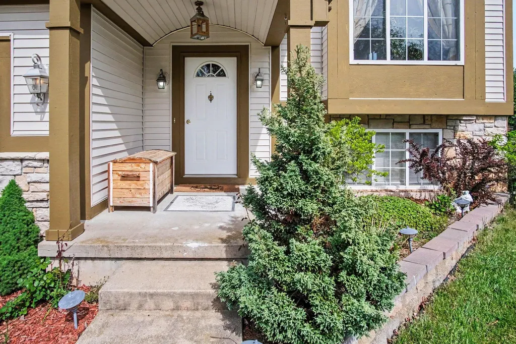 6878 Lake Bluff Drive NE Plainfield Charter Township MI 49321