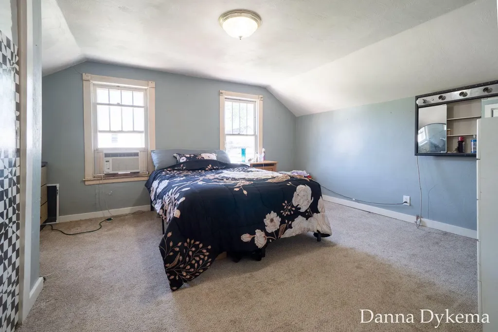 1236 Wieland Place NW Grand Rapids City MI 49504
