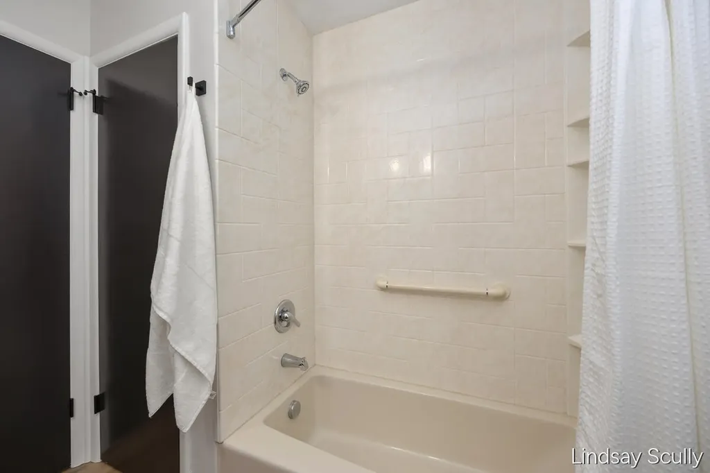 5249 Newcastle Drive SE Kentwood City MI 49508