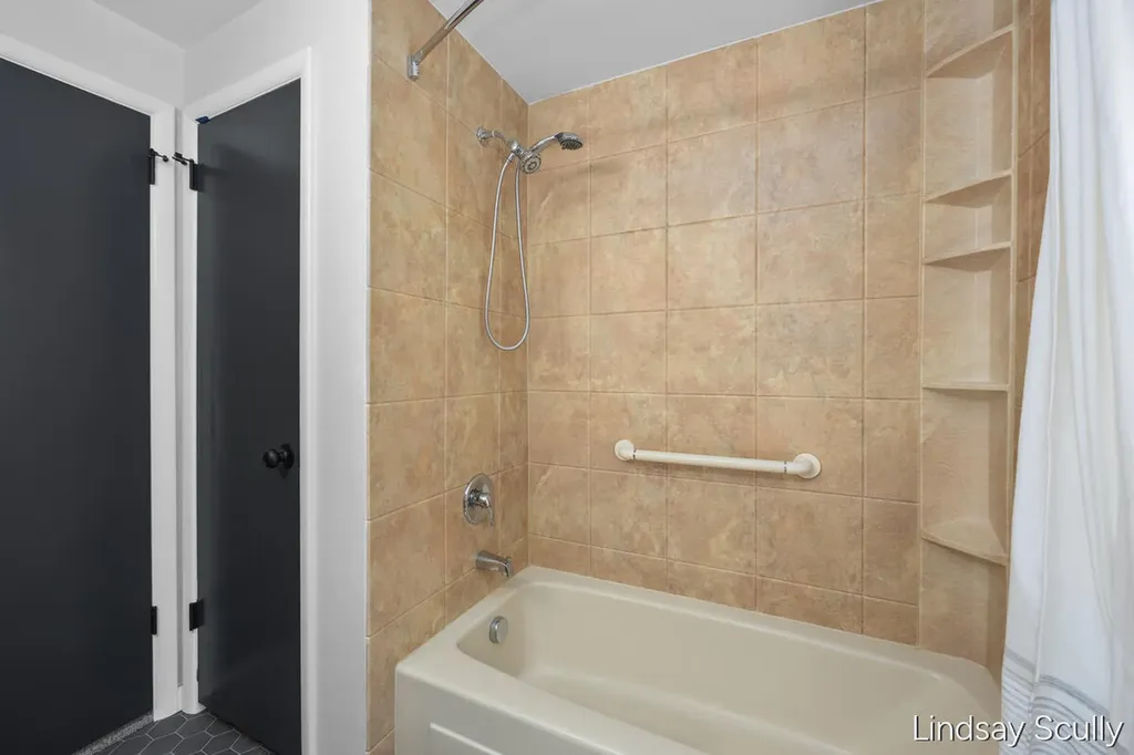 5249 Newcastle Drive SE Kentwood City MI 49508