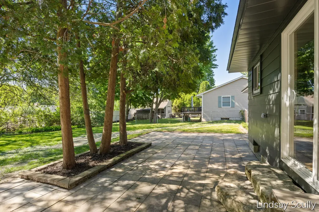 5249 Newcastle Drive SE Kentwood City MI 49508