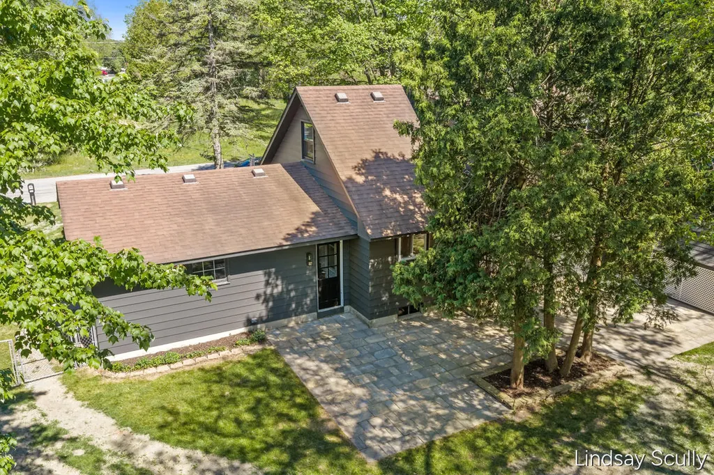 5249 Newcastle Drive SE Kentwood City MI 49508