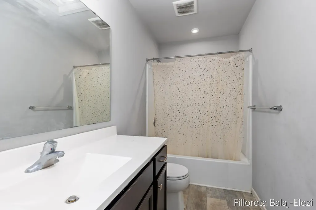 467 Oak View Drive Middleville Village MI 49333