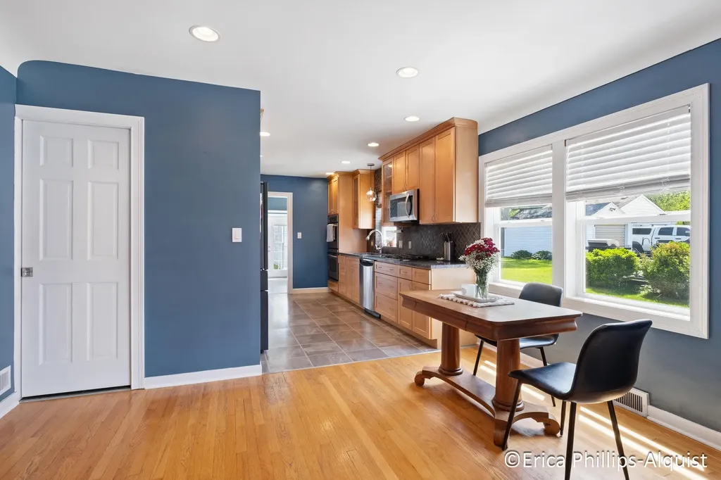 2142 Emerald Avenue NE Grand Rapids City MI 49505