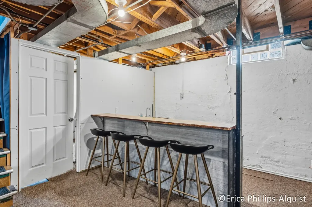 2142 Emerald Avenue NE Grand Rapids City MI 49505