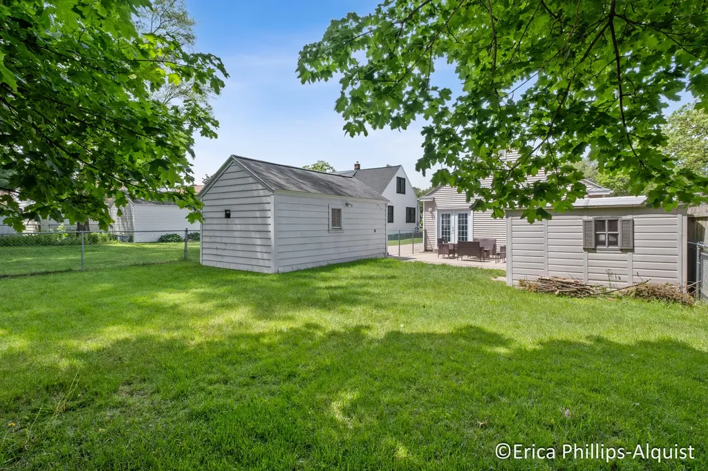2142 Emerald Avenue NE Grand Rapids City MI 49505