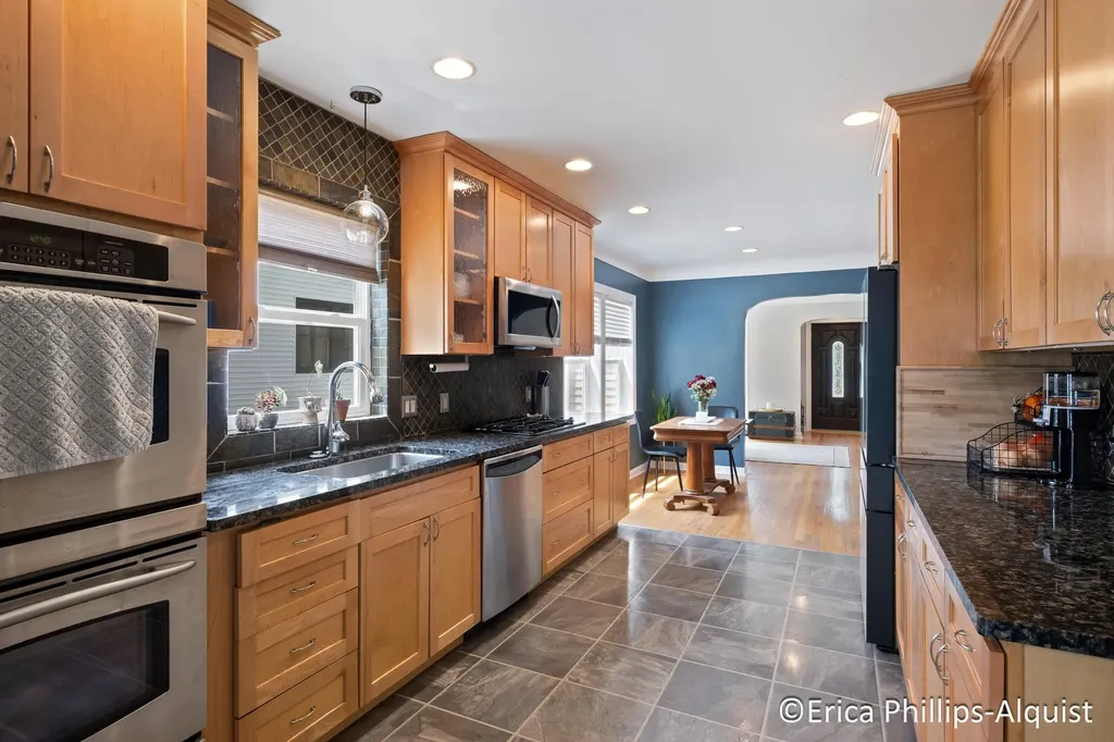 2142 Emerald Avenue NE Grand Rapids City MI 49505