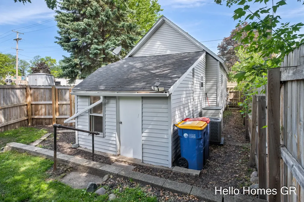 242 Matilda Street NE Grand Rapids City MI 49503