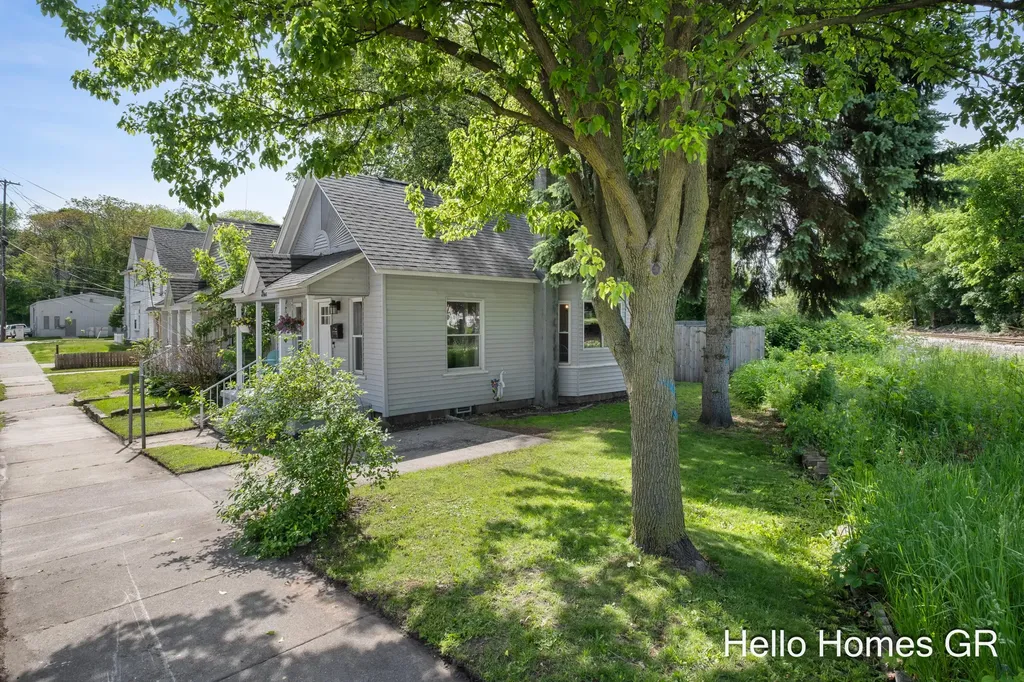 242 Matilda Street NE Grand Rapids City MI 49503