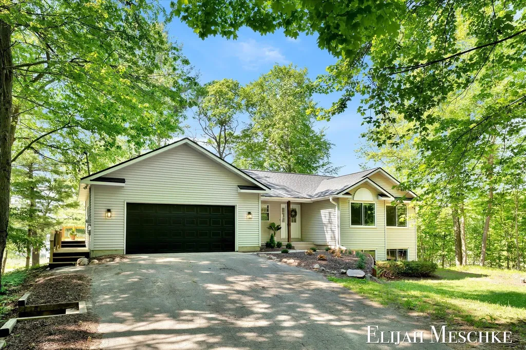17610 Simmons Avenue NE Solon Township MI 49319
