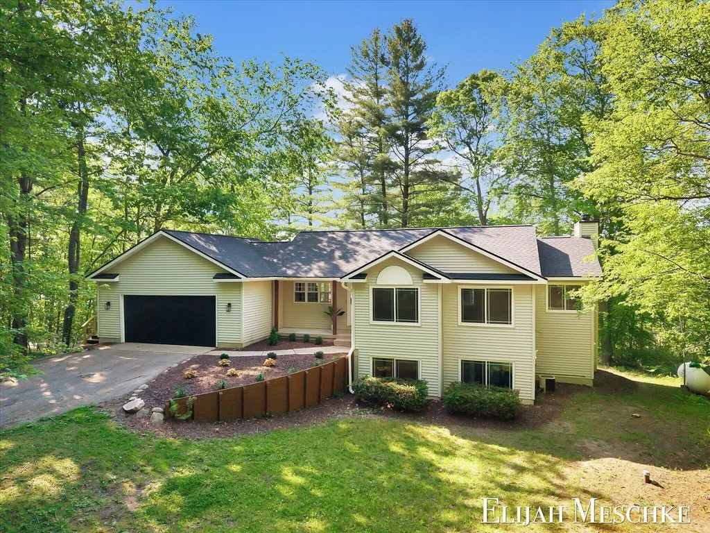 17610 Simmons Avenue NE Solon Township MI 49319