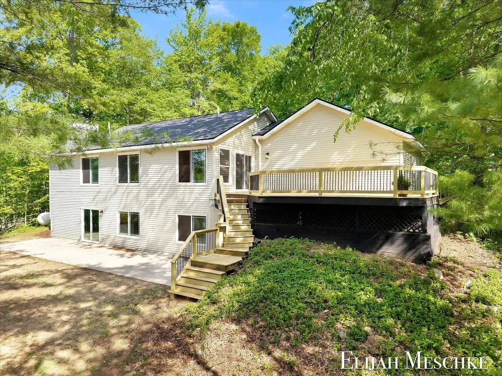 17610 Simmons Avenue NE Solon Township MI 49319