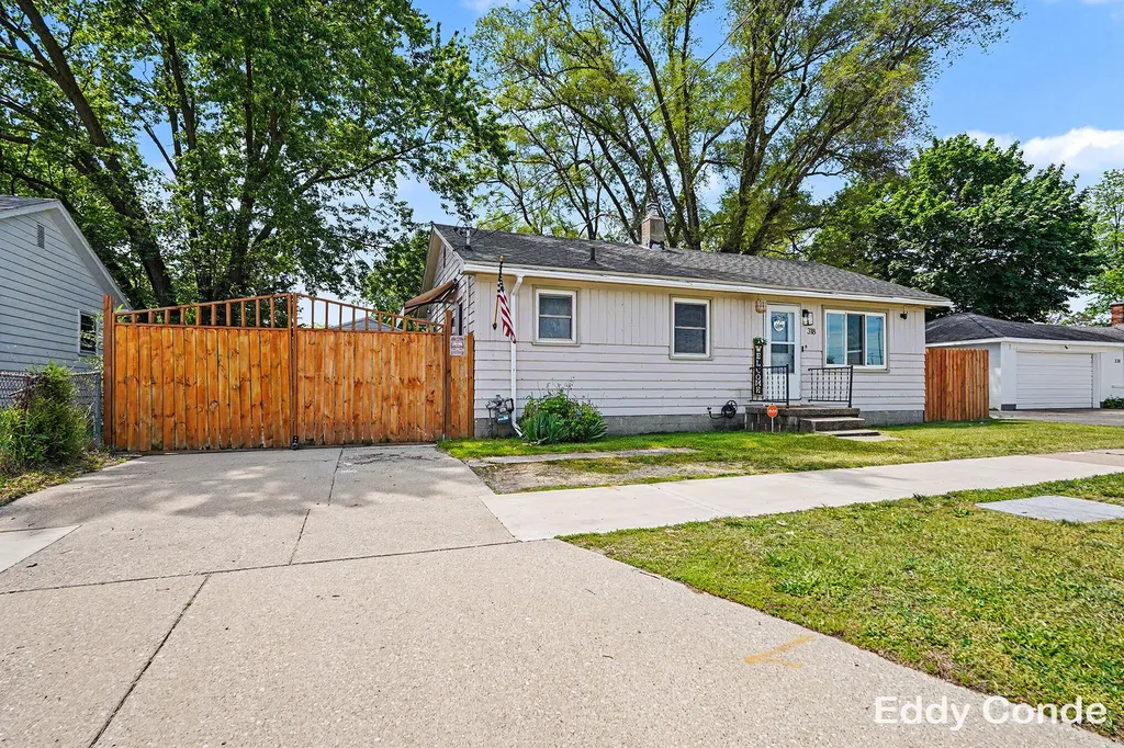 318 54th Street SW Wyoming City MI 49548