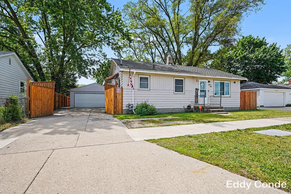 318 54th Street SW Wyoming City MI 49548