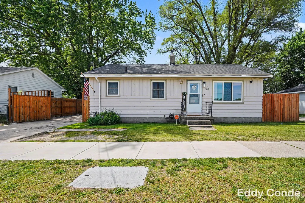 318 54th Street SW Wyoming City MI 49548