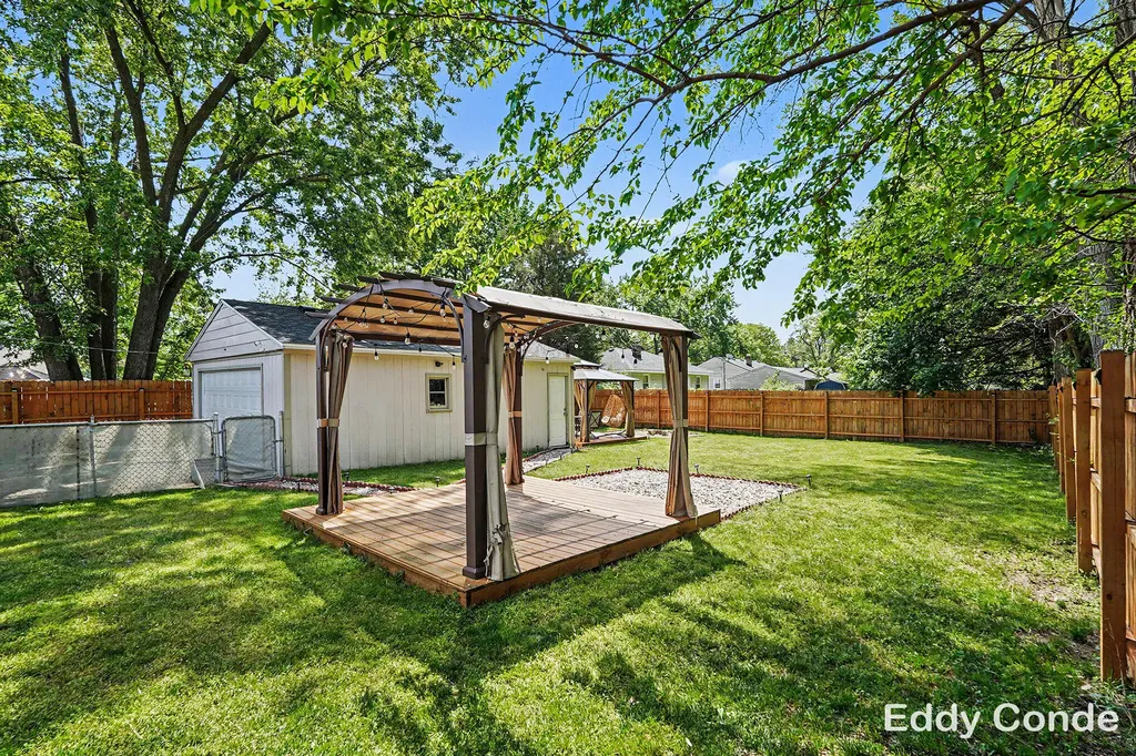 318 54th Street SW Wyoming City MI 49548