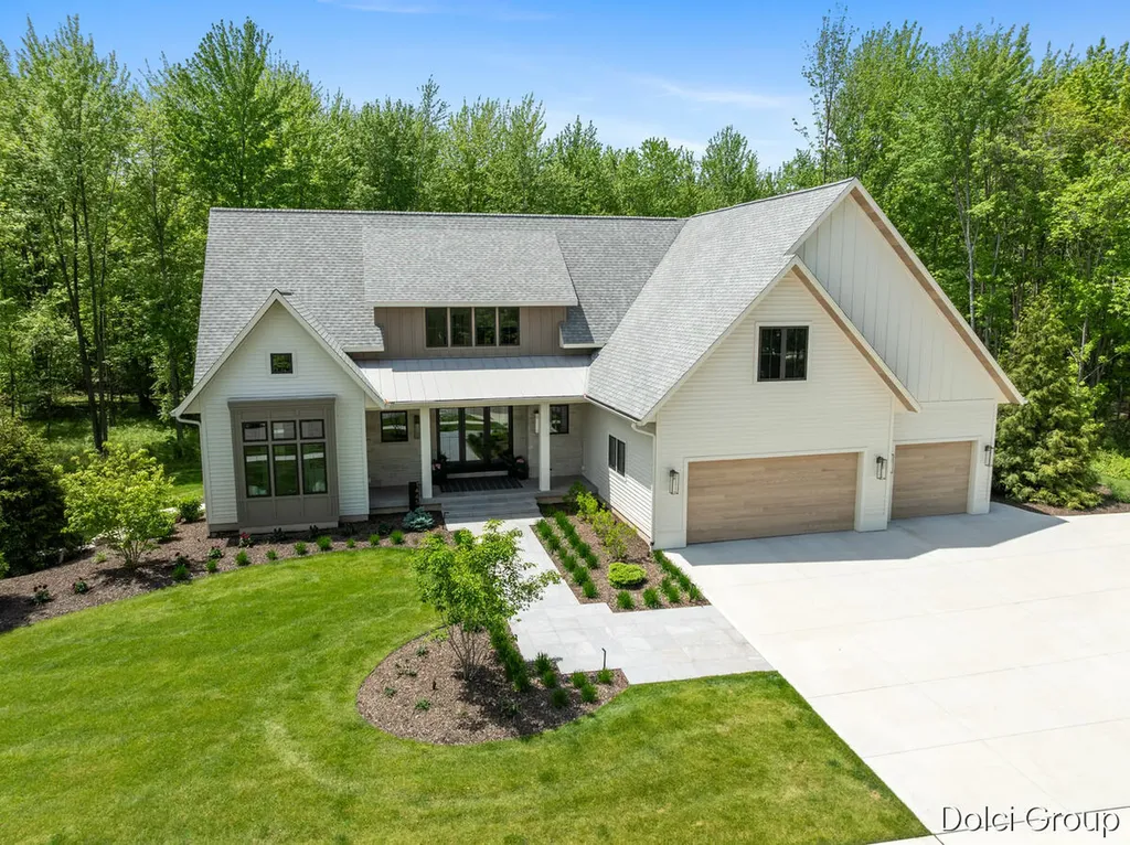 1445 Browning Drive NW Walker City MI 49534