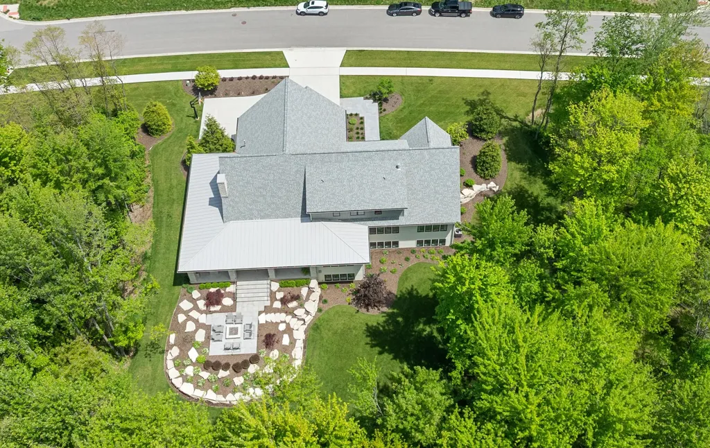 1445 Browning Drive NW Walker City MI 49534