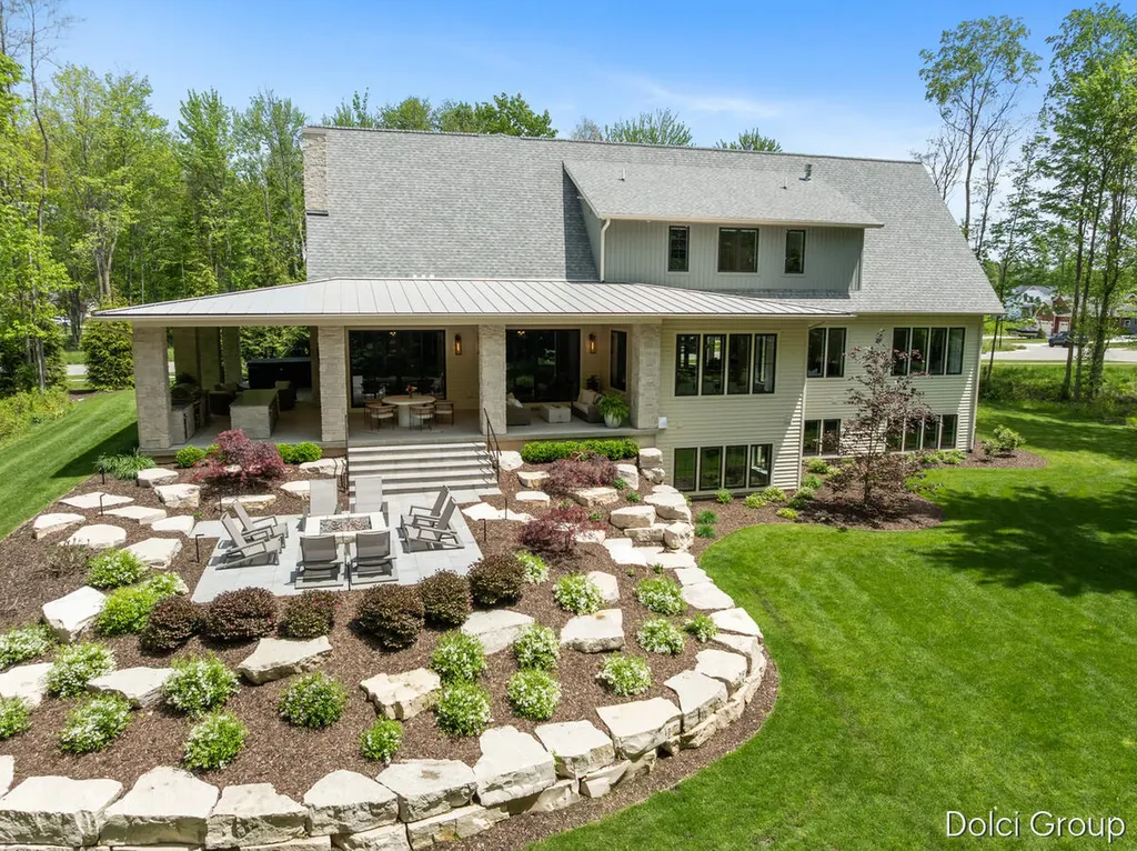 1445 Browning Drive NW Walker City MI 49534