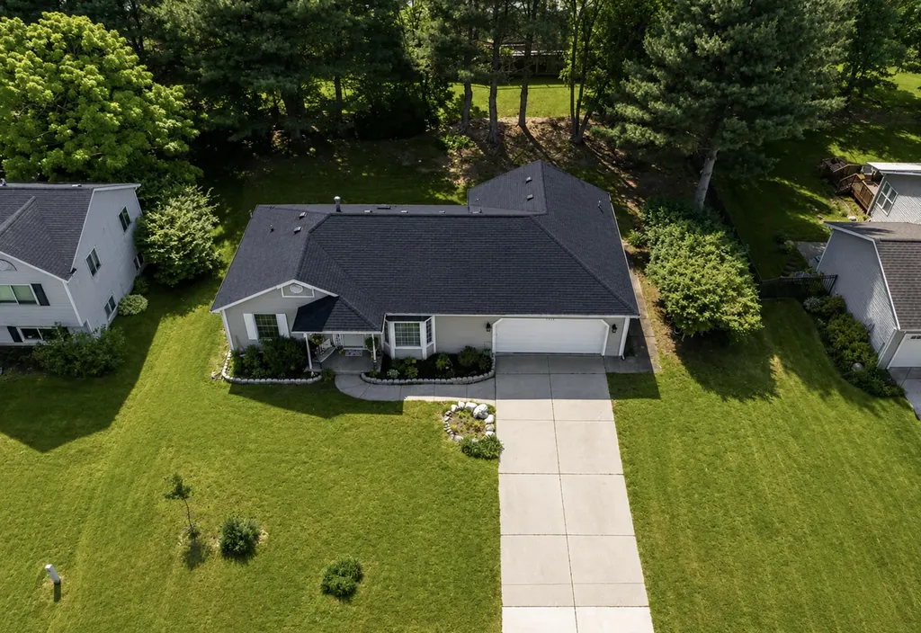 2657 Leffingwell Avenue NE Grand Rapids Charter Township MI 49525